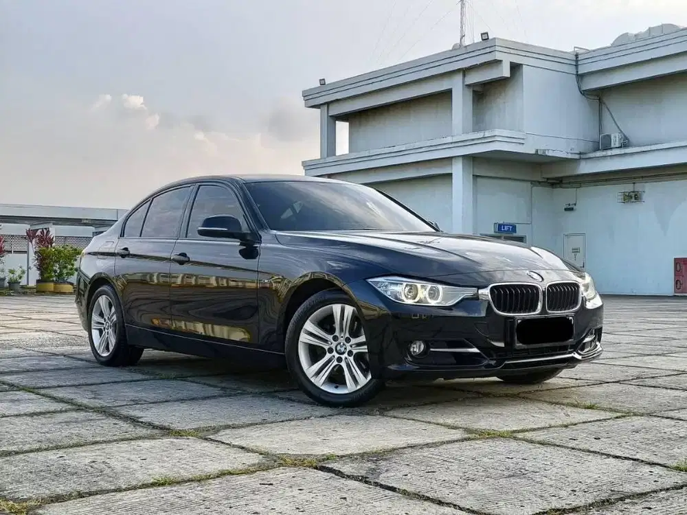BMW 320i F30 Sport AT 2014