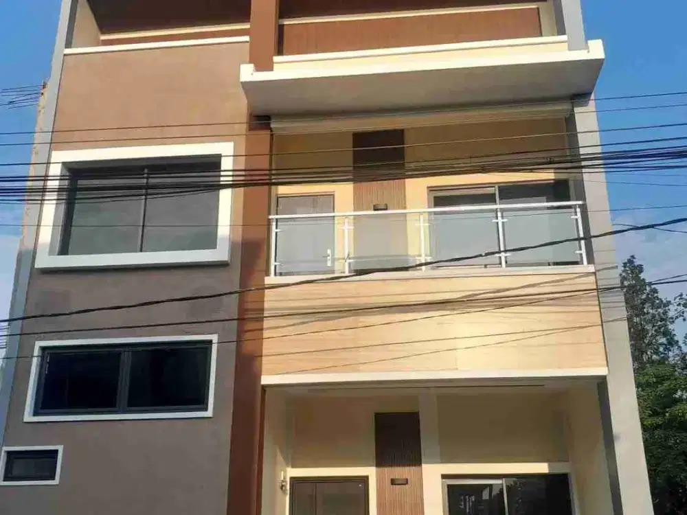 Rumah baru 2,5 Lantai di Kopo permai