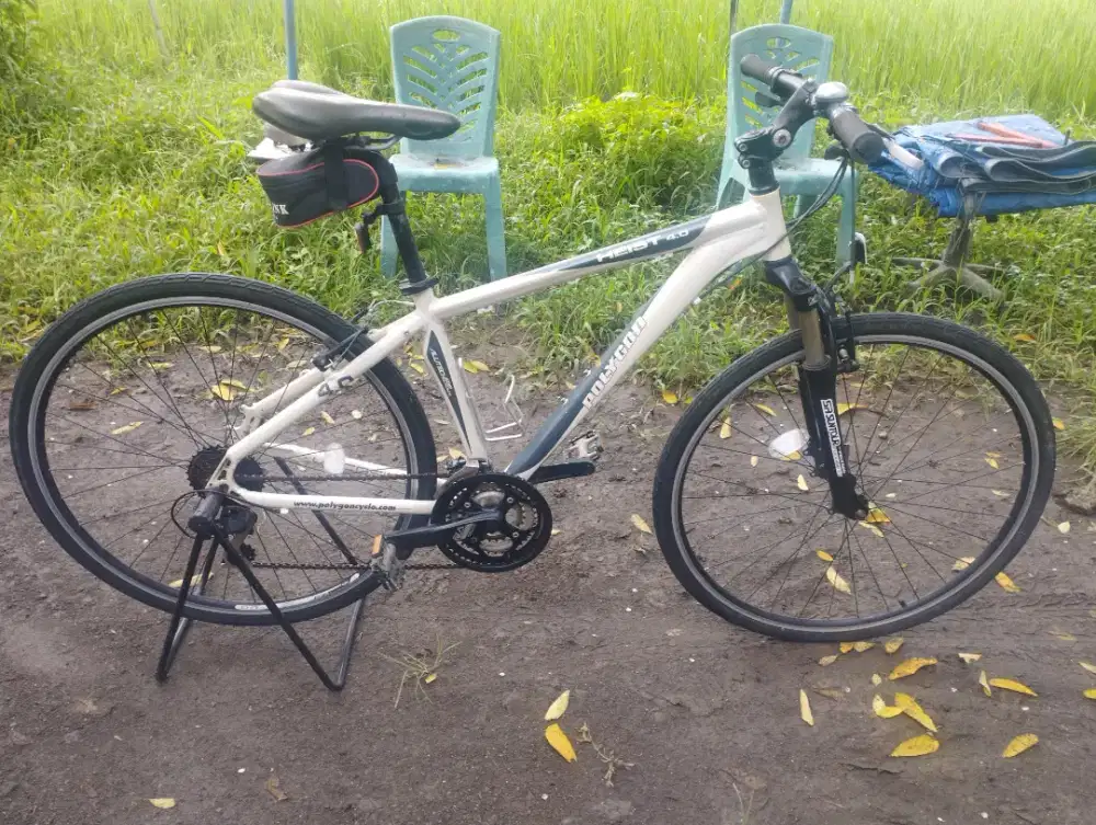 Sepeda hybrid Polygon heist 4.0 size M 700c