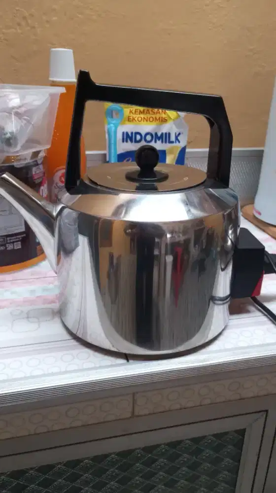 Teko listrik philips