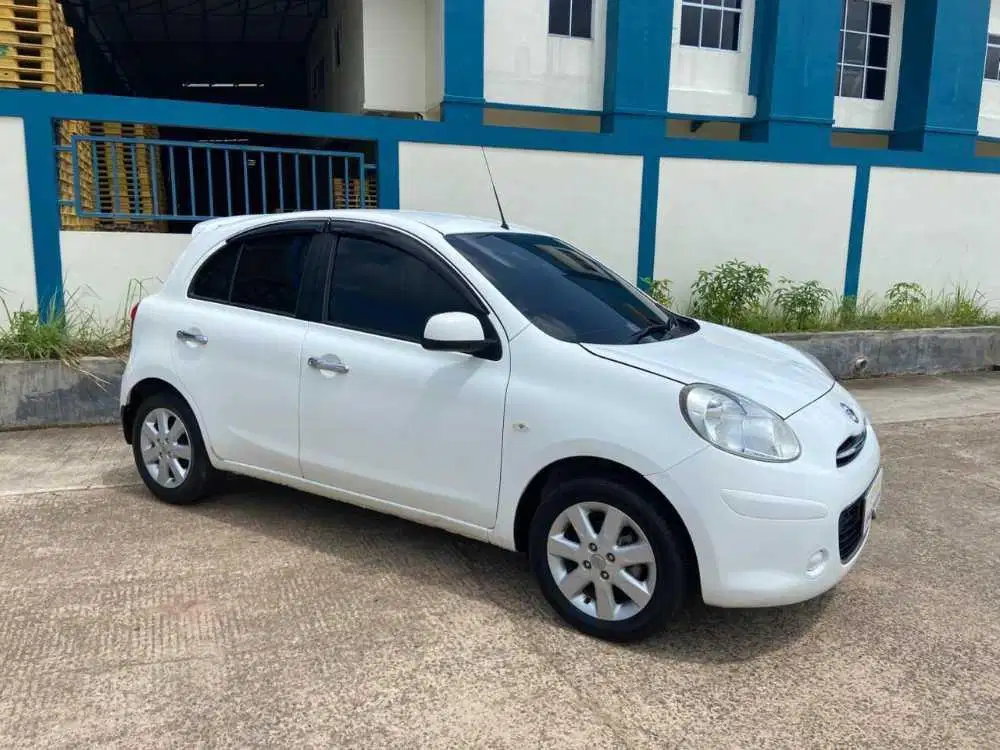 NISSAN MARCH AT 2012