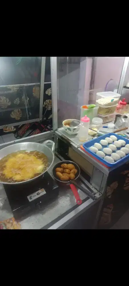 Gerobak Jualan ada roda masih layak pakai