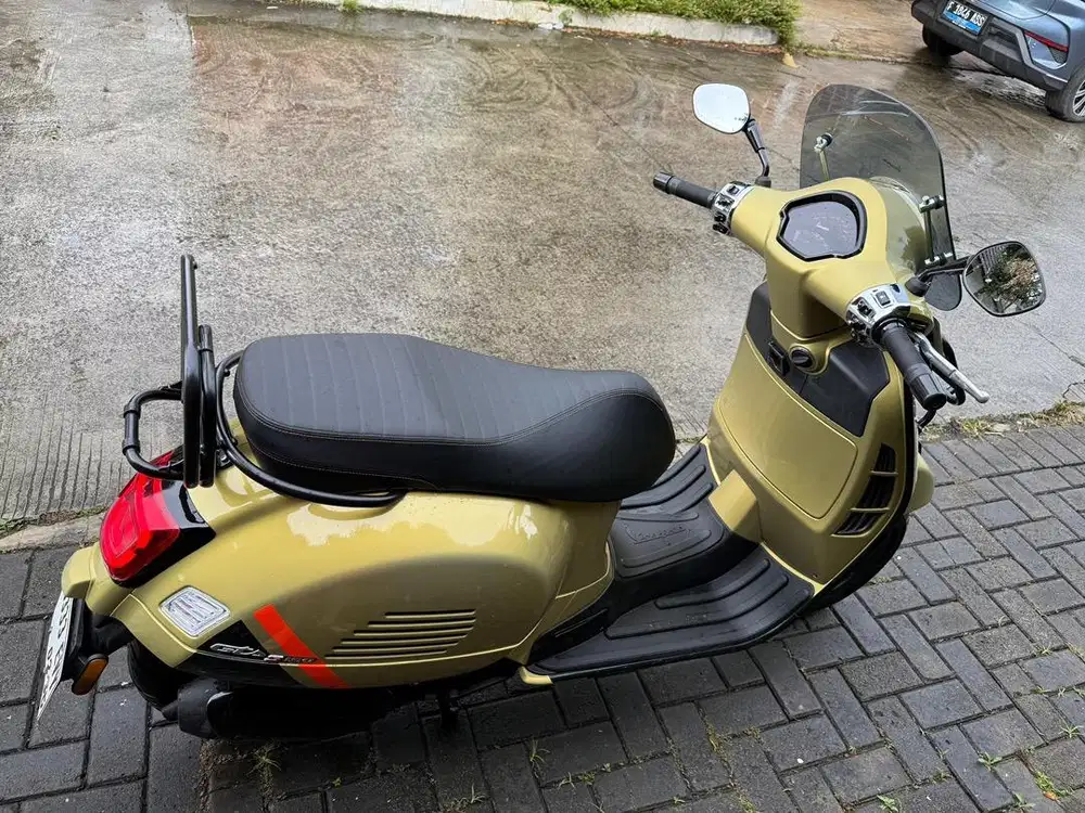 Vespa GTS super sport