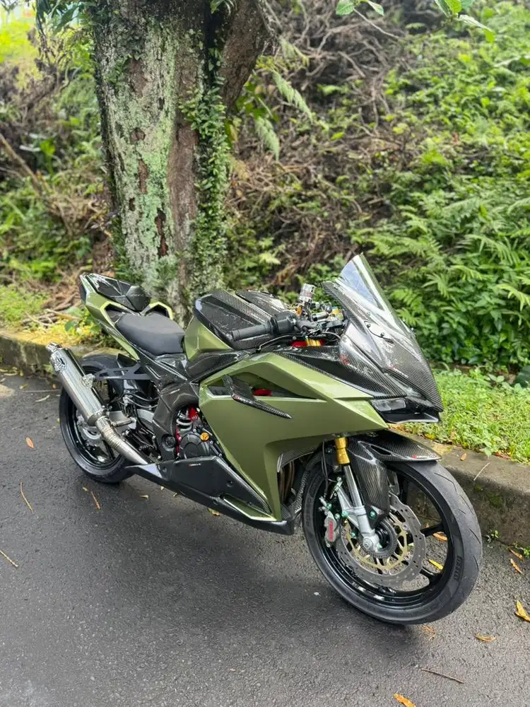 dijual cbr250rr abs tahun 2018 full modif