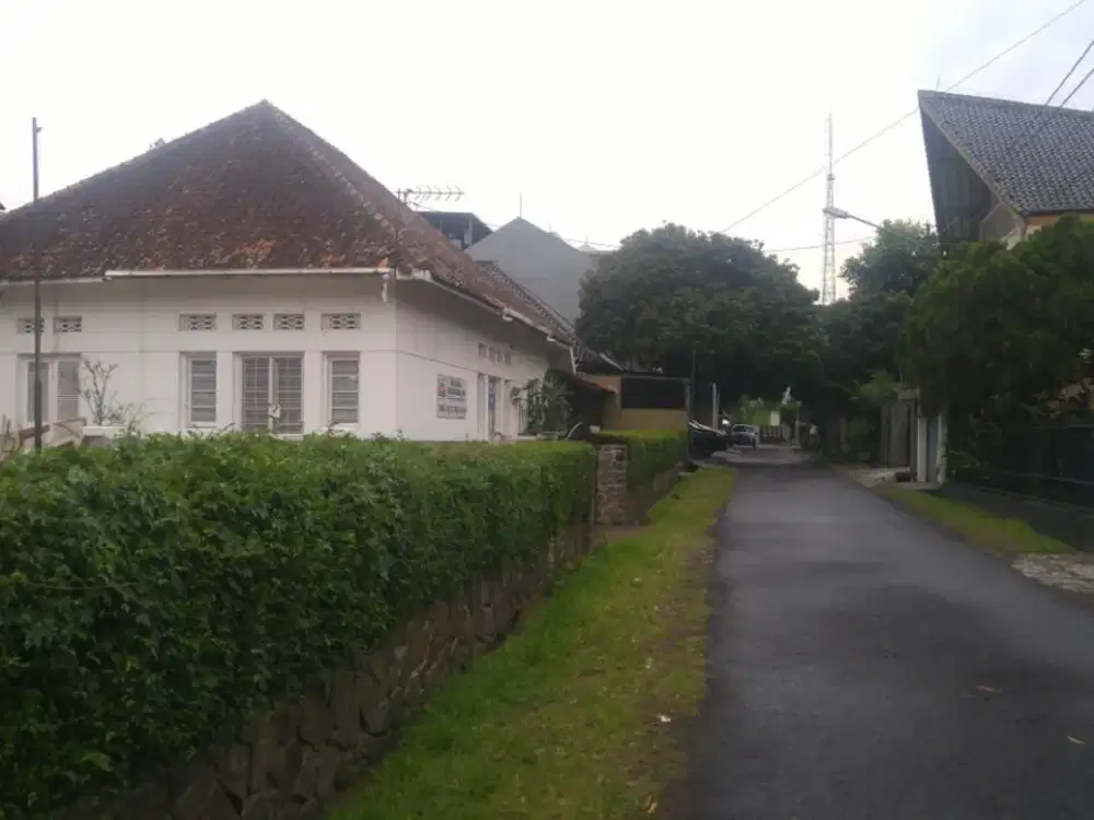 Rumah gaya belanda di Sayap Riau Bandung