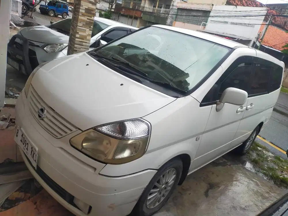 Jual nissan serena th 2011, pajak off
