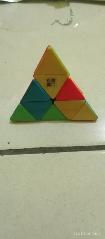 RUBIK PIRAMID 3x3 MULUS LANCAR TANPA KARDUS