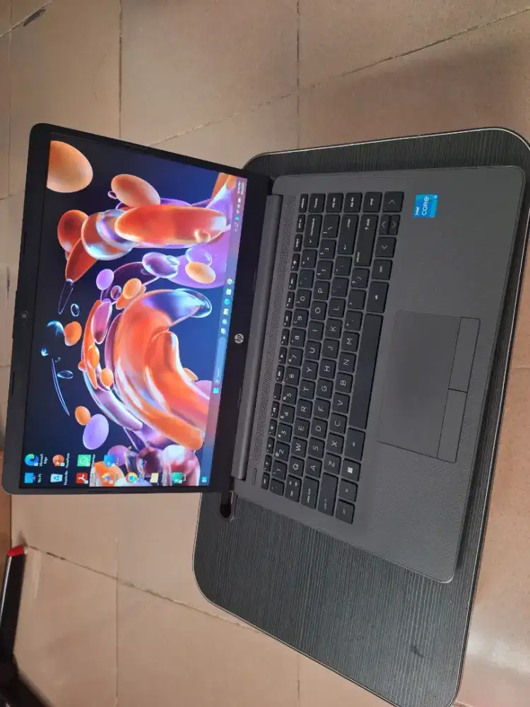 Bismillah dijual laptop hp14 slim core i3gen11 siap pakai