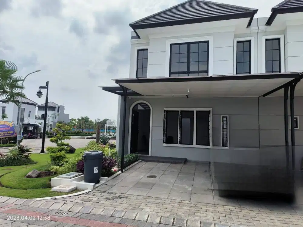 DISEWAKAN RUMAH MANSION NINE