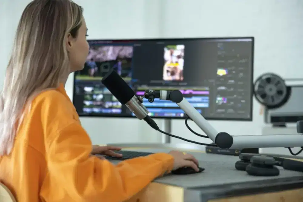 Lowongan editor + konten kreator