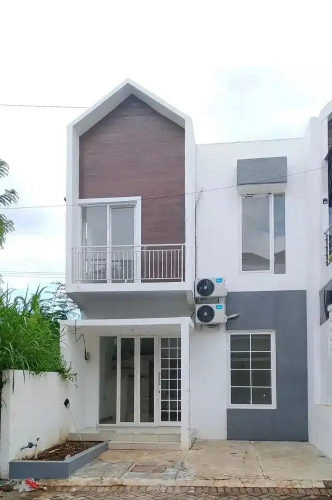 Dikontrakkan Murah Rumah 2 Lantai, lengkap AC semua kamar