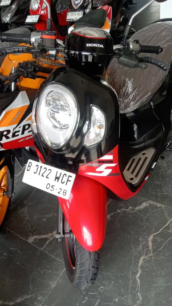 SCOOPY Tahun 2023 Low Km