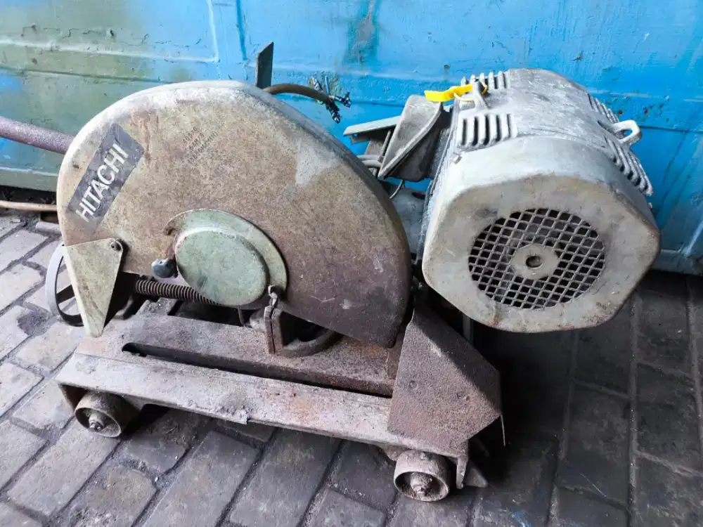 Mesin cutting hitachi