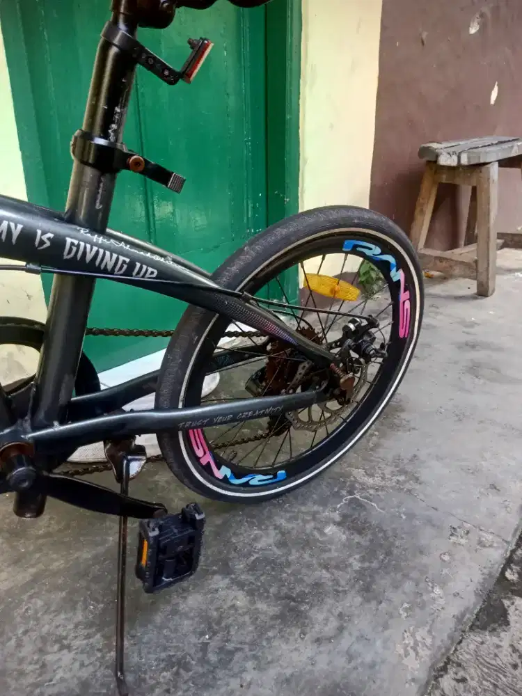 Sepeda lipat police rans