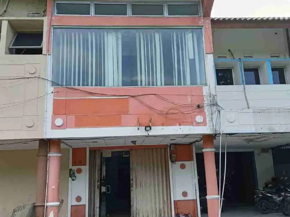 Disewakan Ruko Siap Pakai di Jalan Boulevard Modernland Tangerang