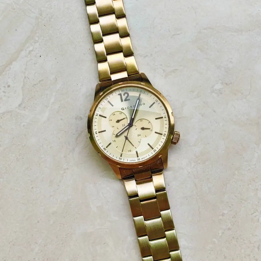 Jam Tangan Giordano Metropolitan Gold GD-1158-33 Champagne Dial Gold