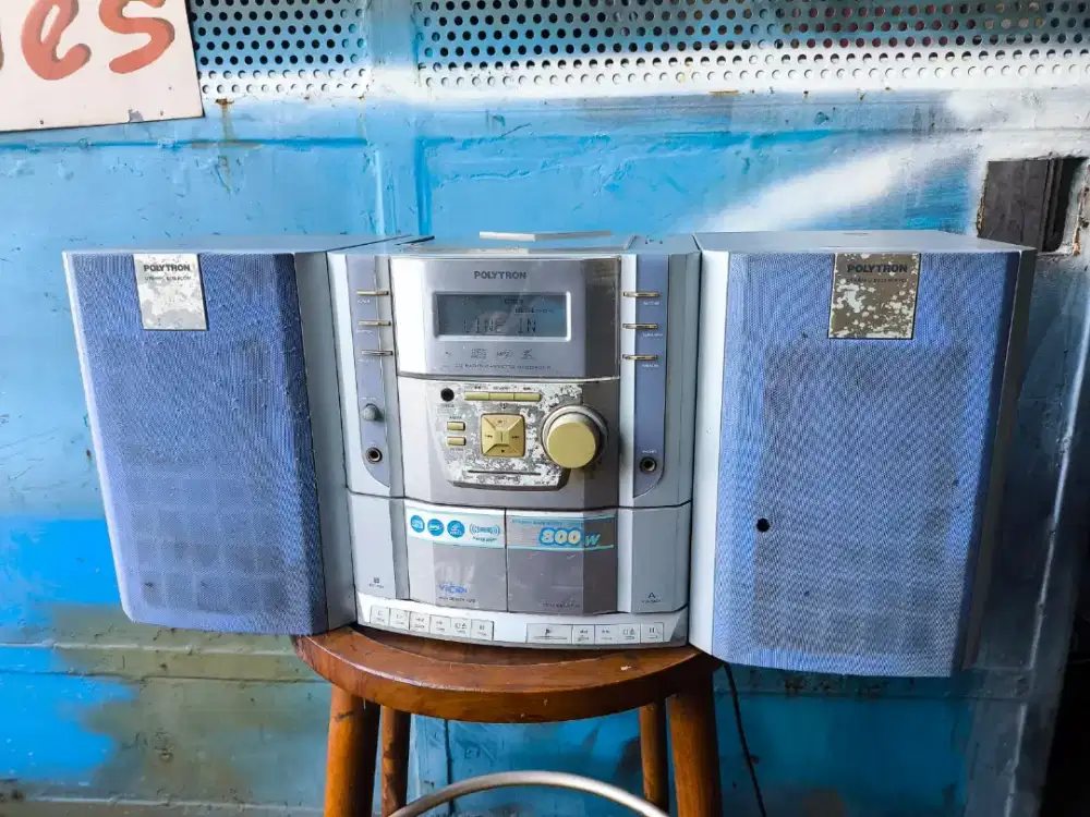 Kompo Polytron hidup