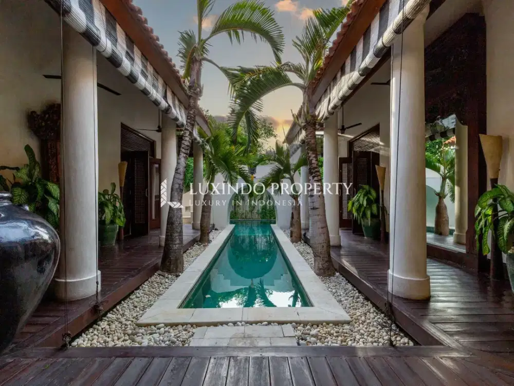 DISEWAKAN VILLA 2 KAMAR TIDUR DI OASIS TROPIS DEKAT PANTAI DI LEGIAN