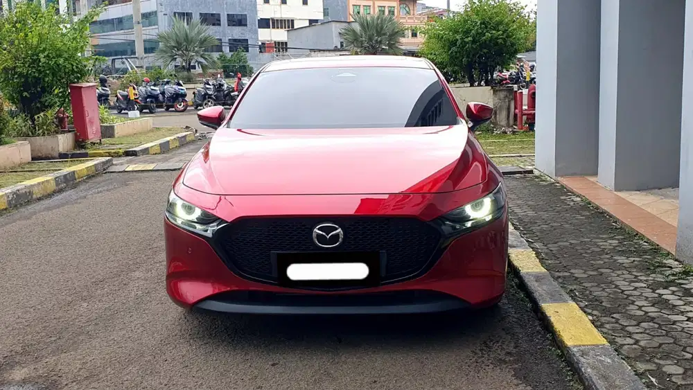 Km 18rb mazda 3 hatchback skyactive 2023 pakai 2024 merah sunroof