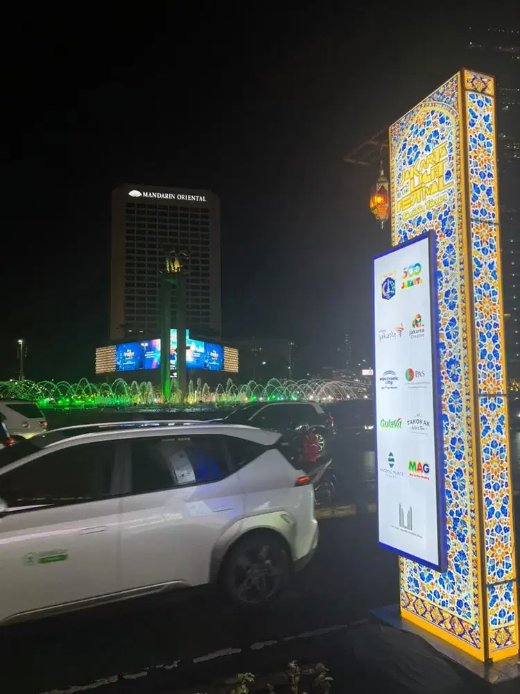 PIC lapangan advertising