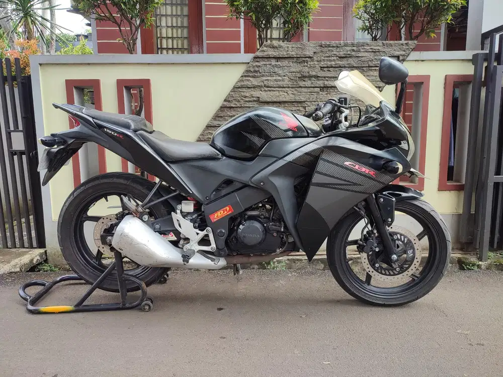 HONDA CBR 150R CBU TAHUN 2013
