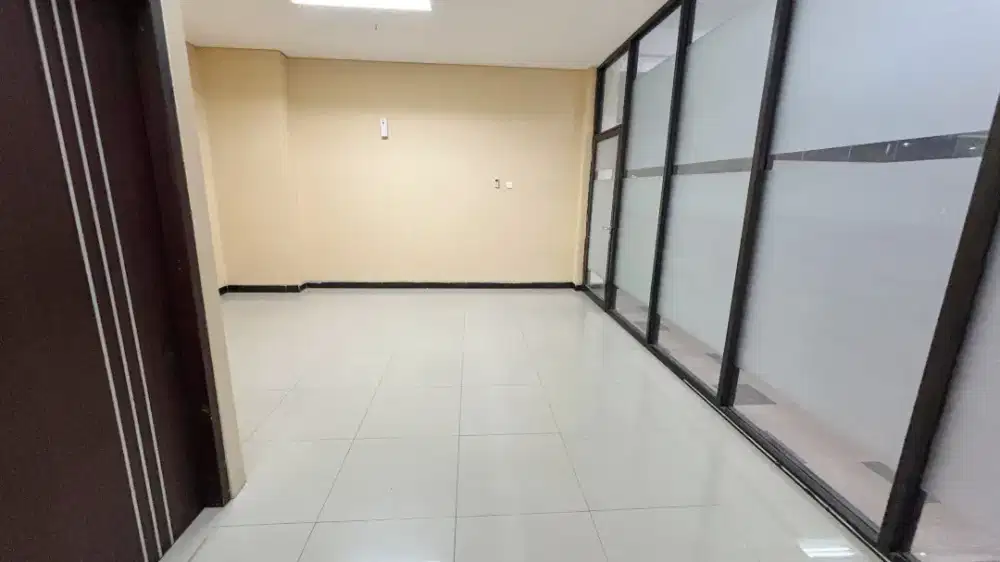 Di Kontrakkan Kantor Semarang 5060