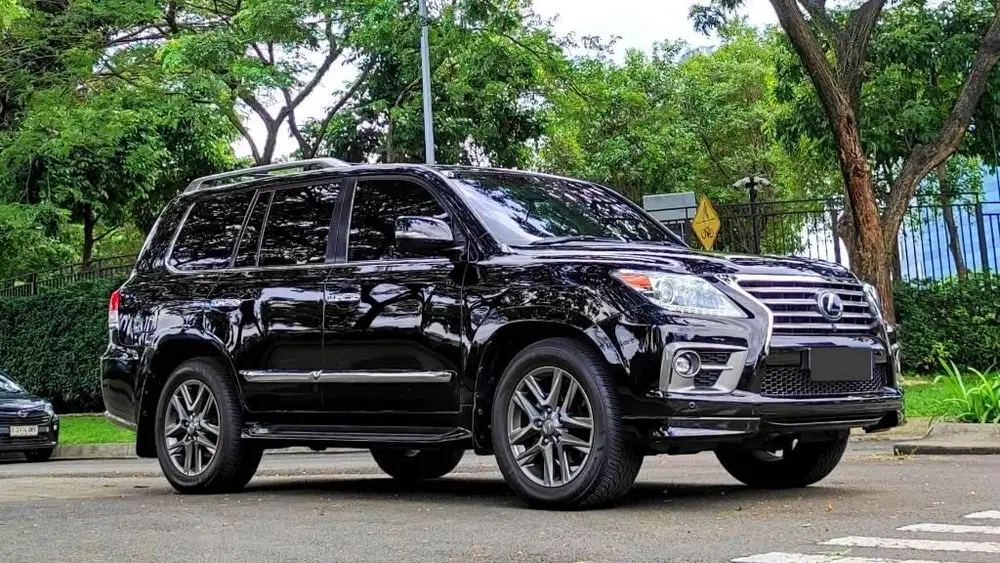 KM 42rb ANTIK! Lexus LX570 F-Sport 2015