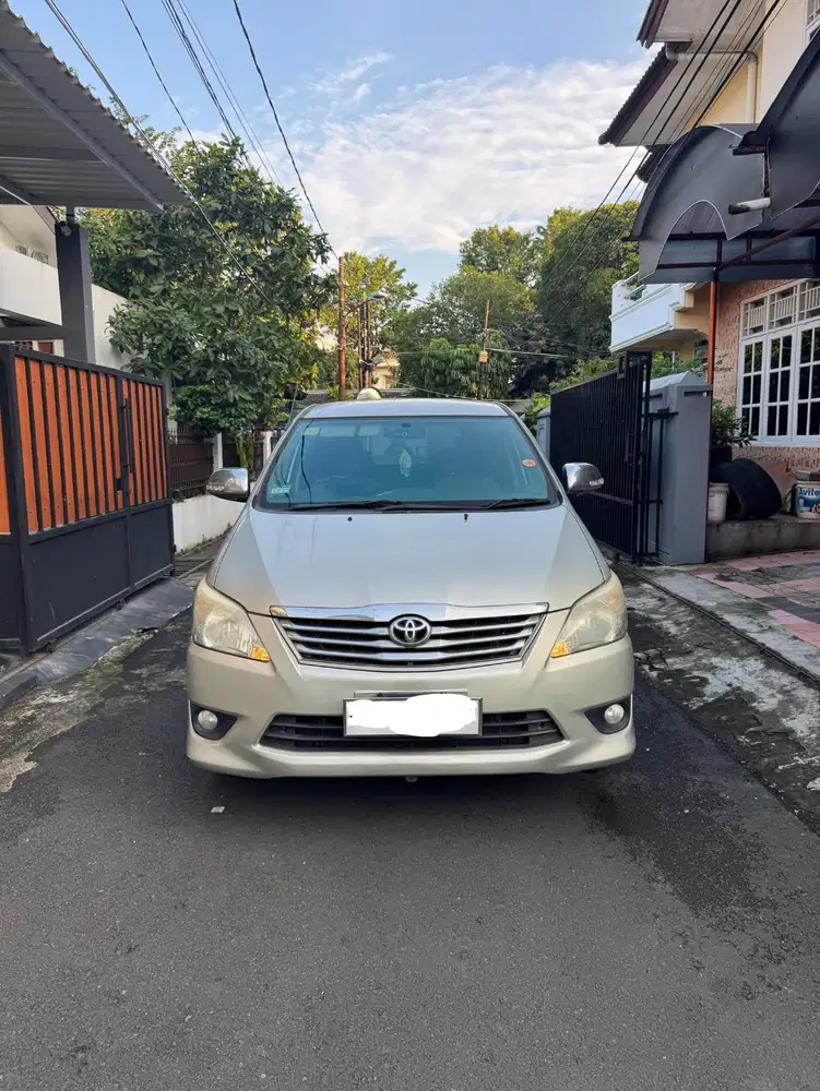 Toyota Kijang Innova 2.0 G MT 2012