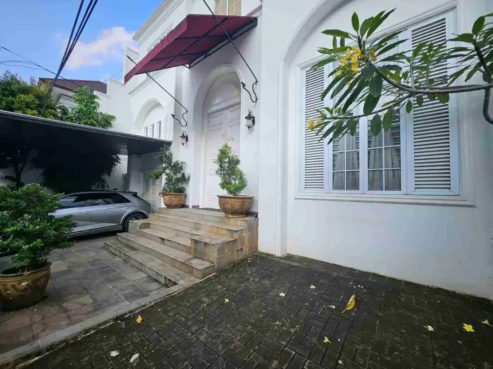 Disewakan Cepat Rumah Mewah Cocok utk Kantor atau Expat di Dukuh Atas Menteng Jakarta Pusat