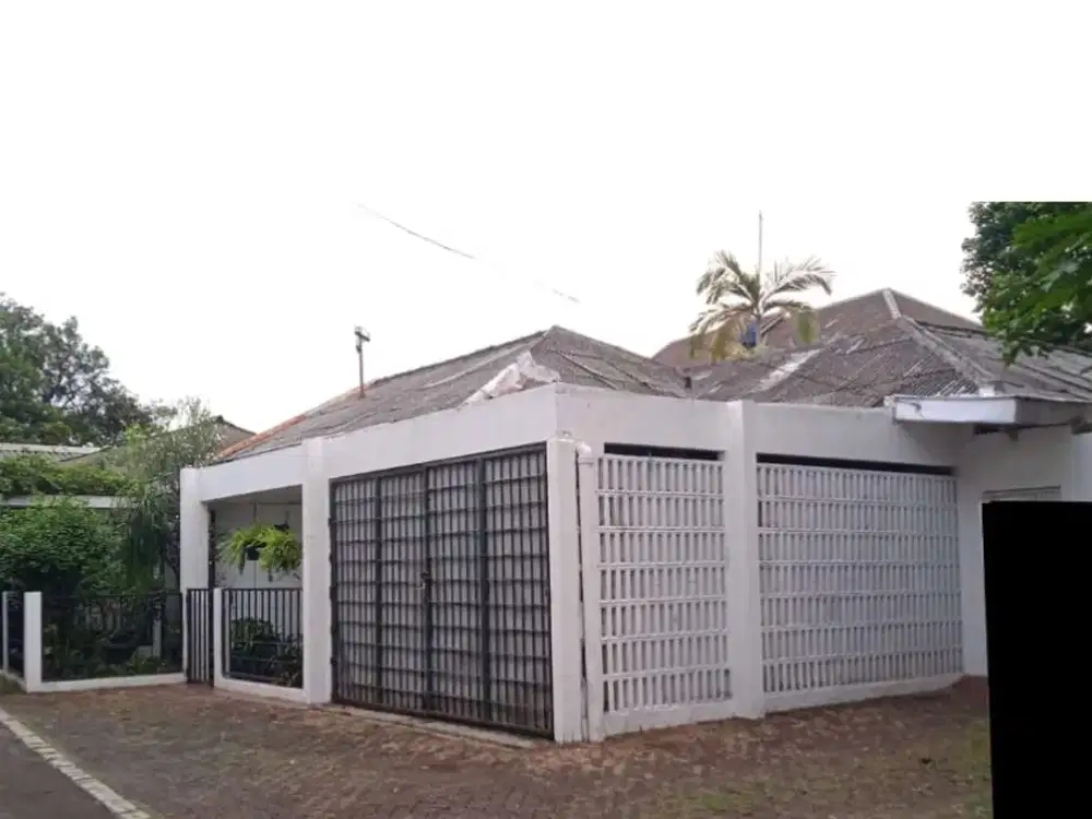 DIJUAL RUMAH HITUNG TANAH DI CIDODOL KEBAYORAN LAMA JAKARTA SELATAN