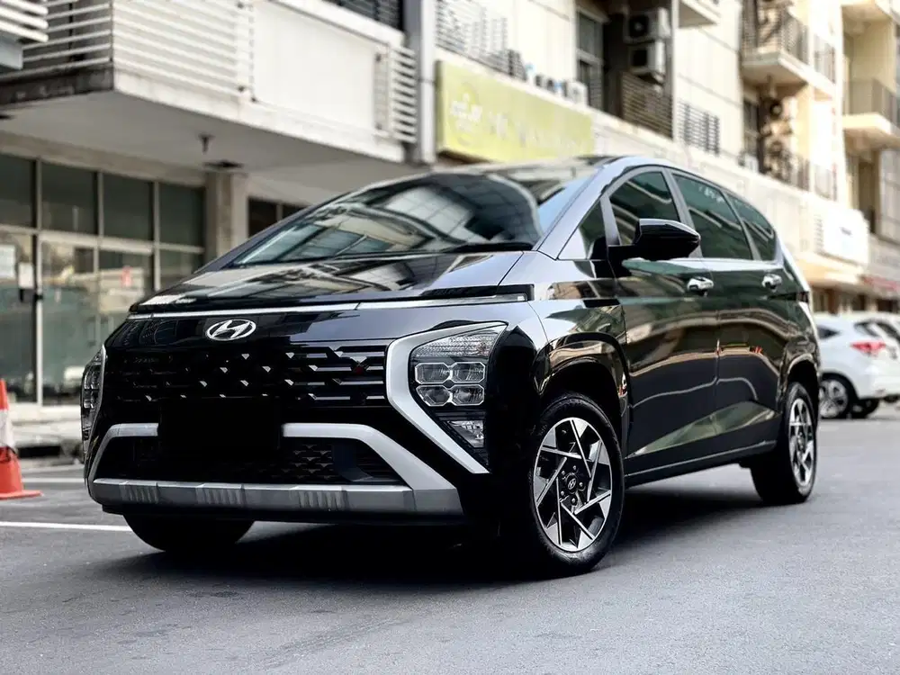 GRAB IT FAST! HYUNDAI STARGAZER 1.5 PRIME AT 2022 HITAM KM25B