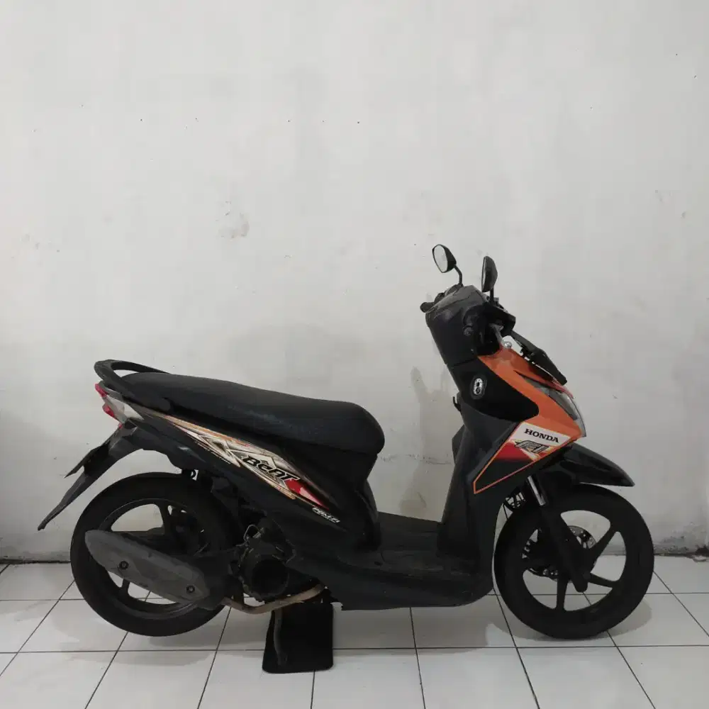 Honda Beat Fi 2013 Orisinil mesin Cakep Bagus Lengkap