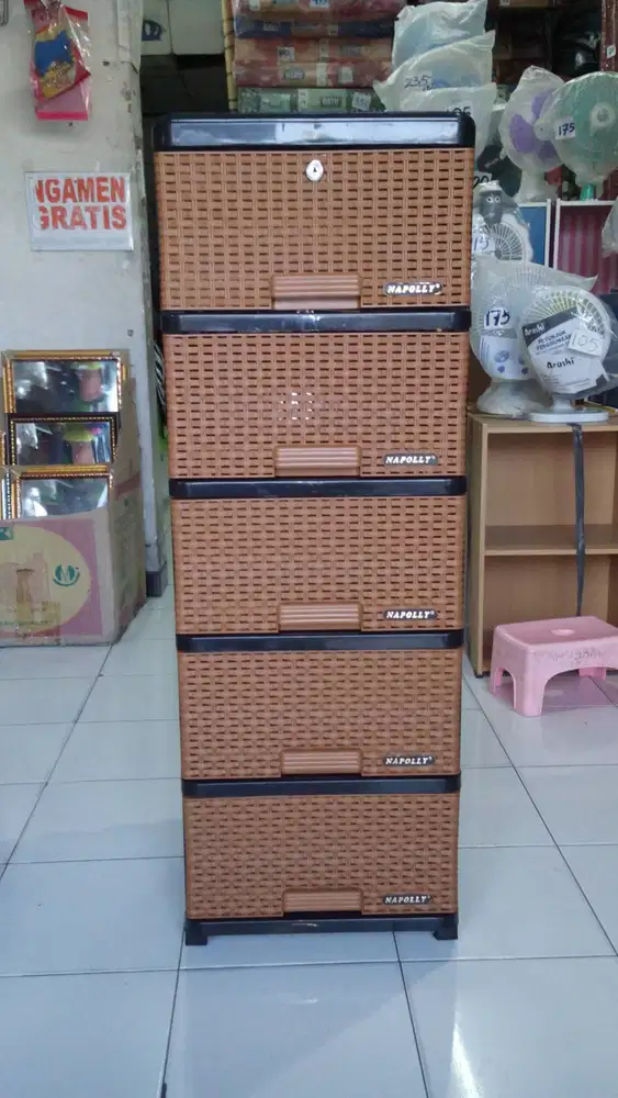 lemari plastik contac 5