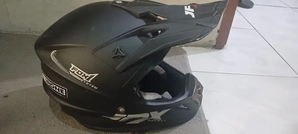 helm jpx warna hitam