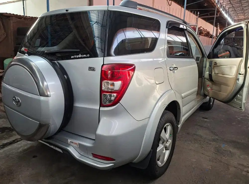 Toyota Rush 2010 Bensin