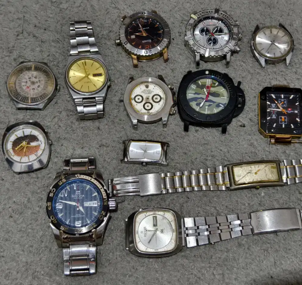 Aneka jam bahan kondisi mati Ada 13pcs