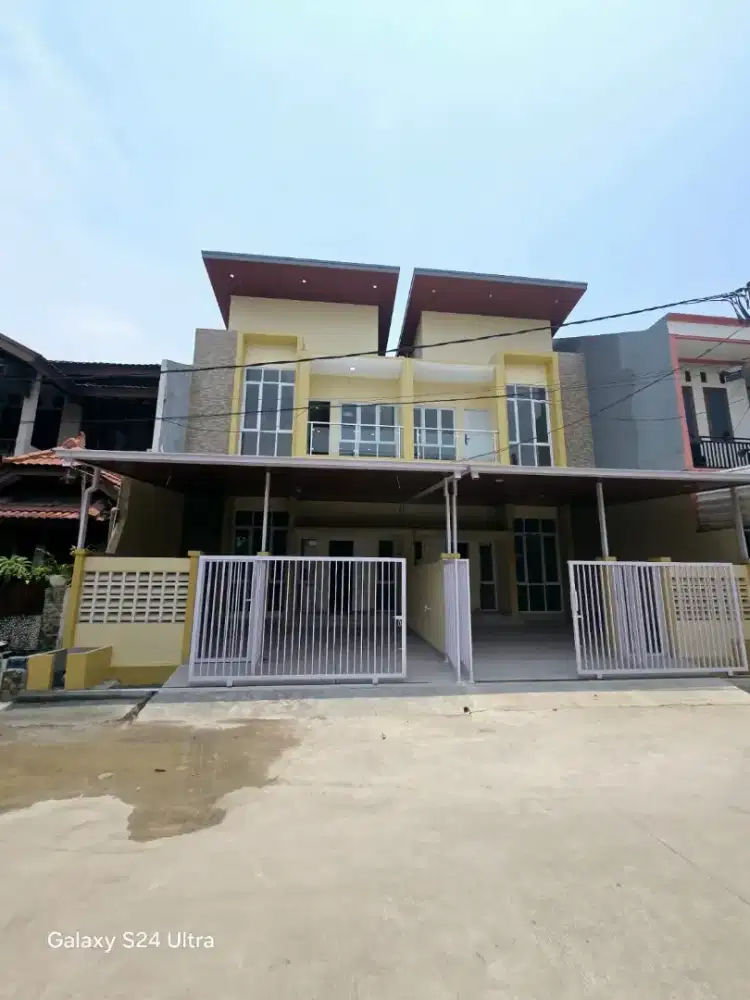 Dijual cepat rumah 2 lantai di permata hafin baru Bekasi