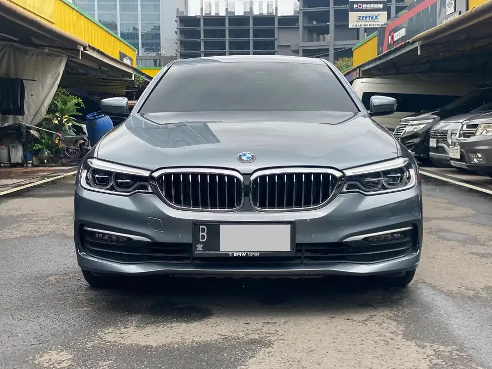 BMW 520i G30 AT GREY 2020