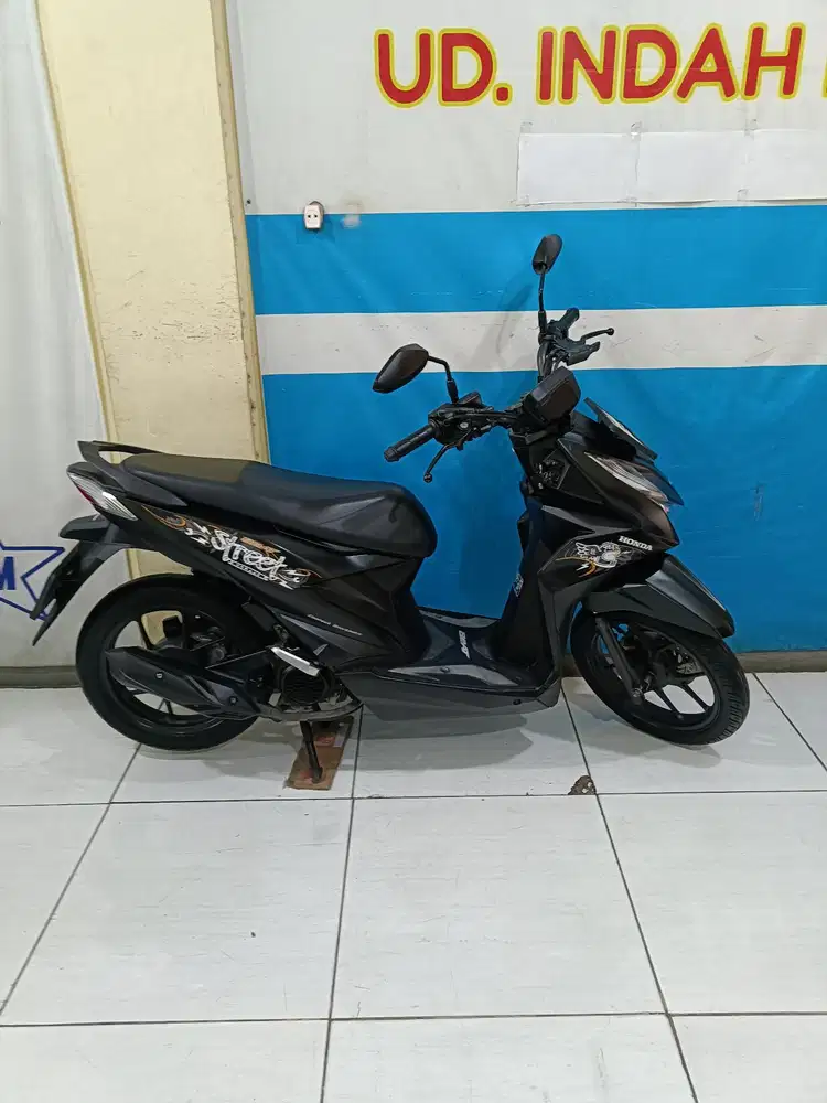 L Surabaya Honda BEAT STREET ESP CBS SPORTY FI ECO 2023 bisa kredit