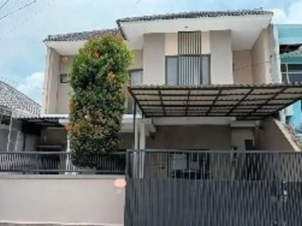 Rumah 2 Lantai Tenggilis Dekat Raya Jemursari Carport 2 Mobil