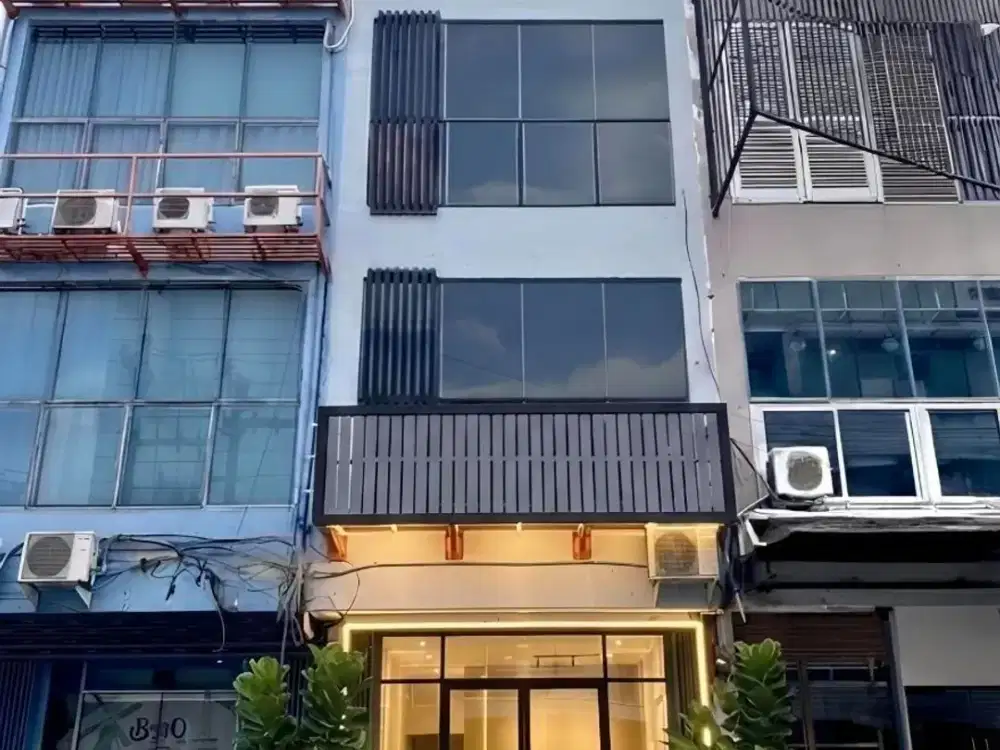 DIJUAL CEPAT RUKO 4 LANTAI PREMIUM - MANYAR KERTOARJO Lokasi strategis