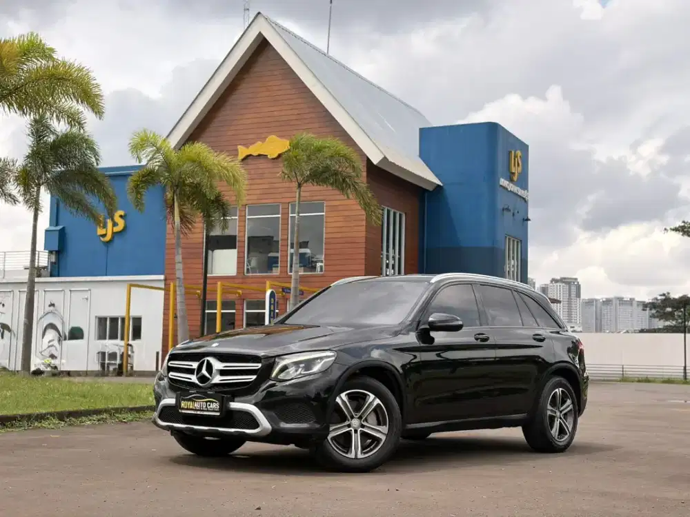 ISTIMEWAH - LOW ODO!! Mercedes-Benz GLC250 Exclusive AT 2017