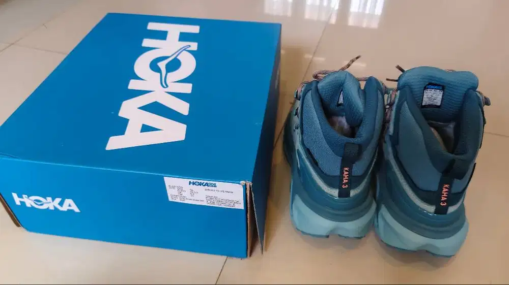 Preloved Sepatu Hiking Wanita Hoka Kaha 3 GTX Mirage Blue Hi