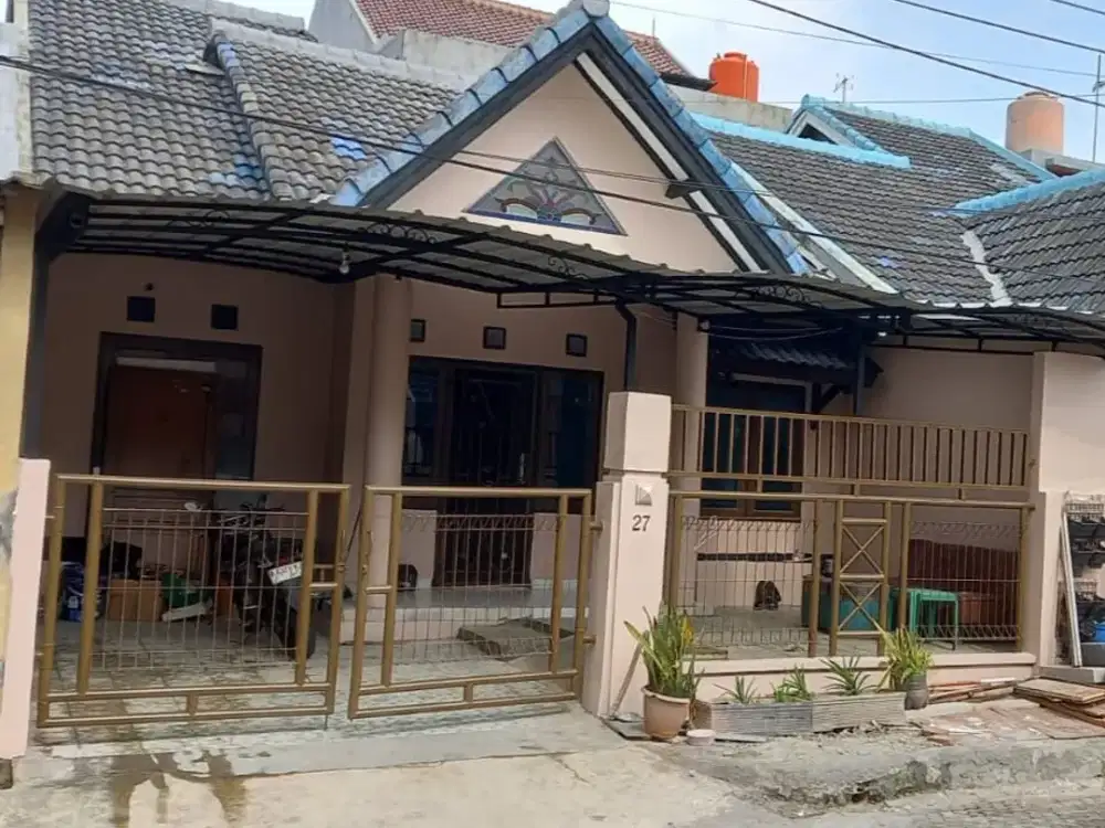 Rumah Sewa Taman Royal Tangerang 4KT 2 Lantai Baru Renovasi Strategis