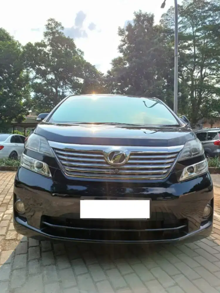 Toyota Alphard Vellfire 2010