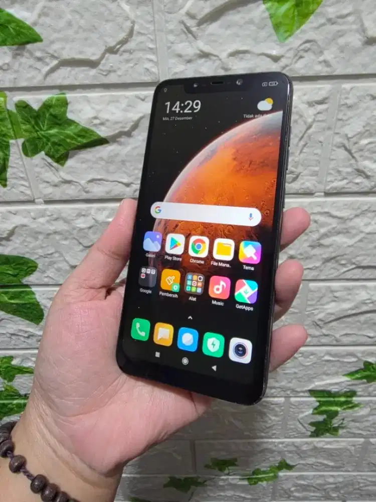 Poco F1 6/128 Hp+Charger