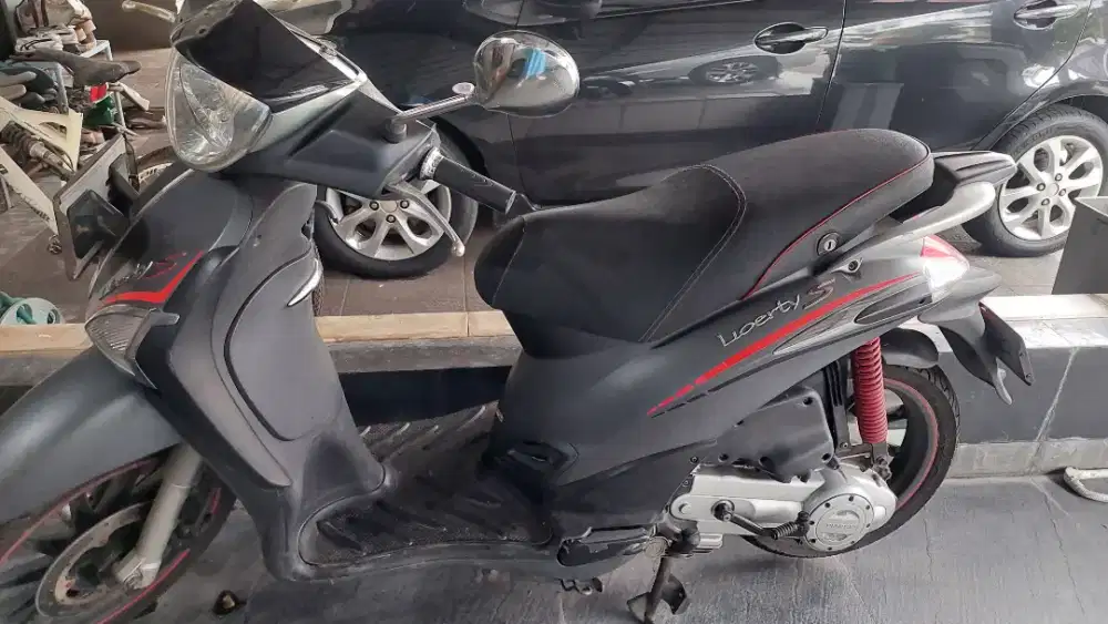 Dijual motor Vespa Piaggio Tipe Liberty 100