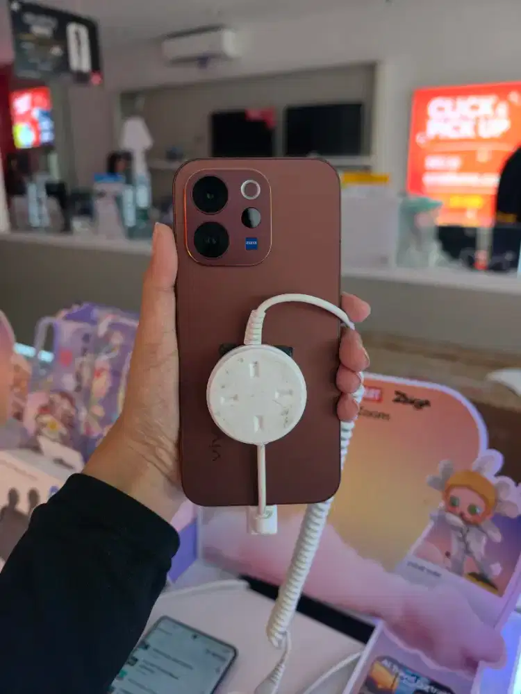 TERBARU VIVO V70 5G!! Banyak promonyaa dan ada cashback tuker tambah!!