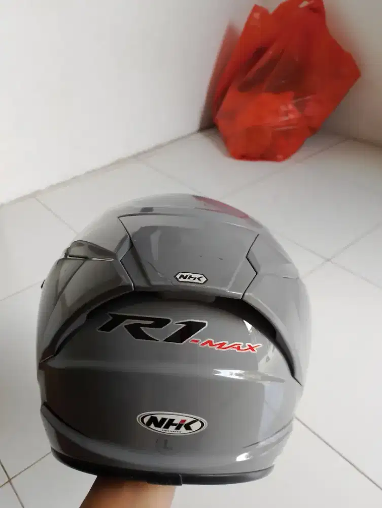 Helm NHK R1 MAX L