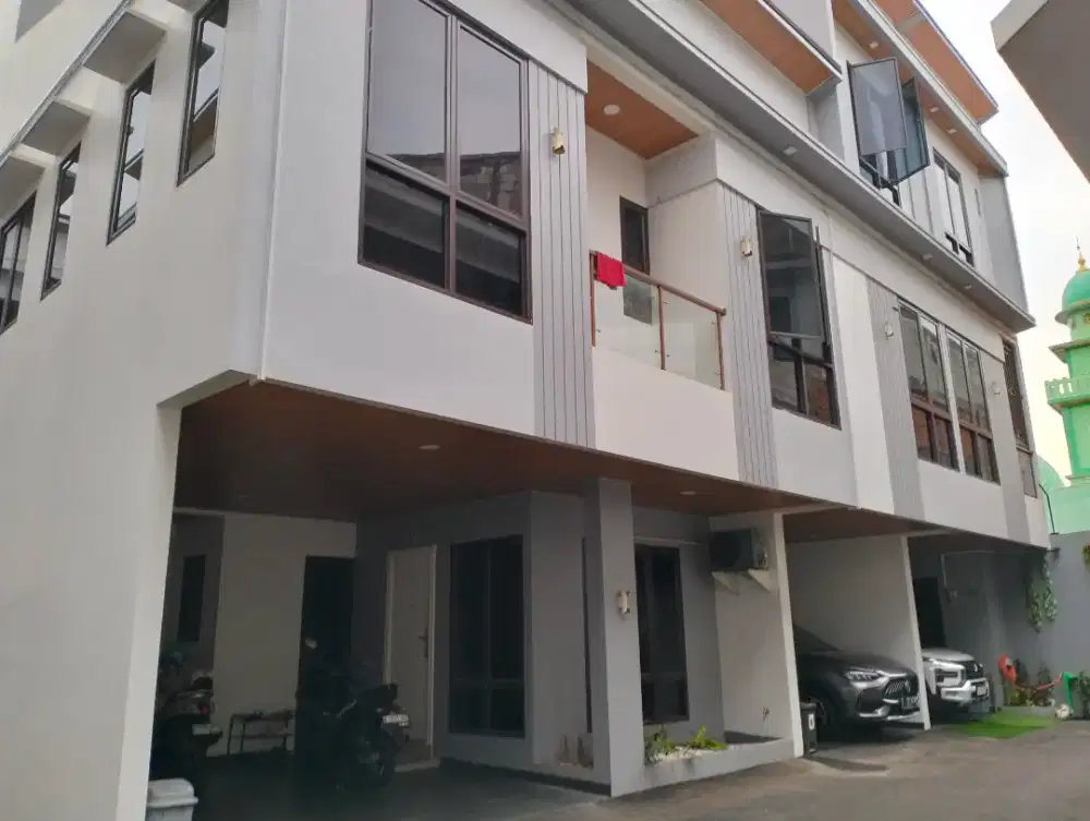 Rumah Murah 3 lantai di Dwi warna 5 karang anyar jakarta pusat